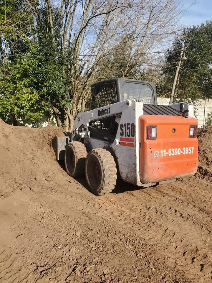 Minicargadora tipo Bobcat en alquiler con operador